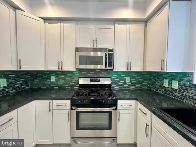 $425,000 | 11775 Stratford House Place, Unit 206, Reston, VA 20190