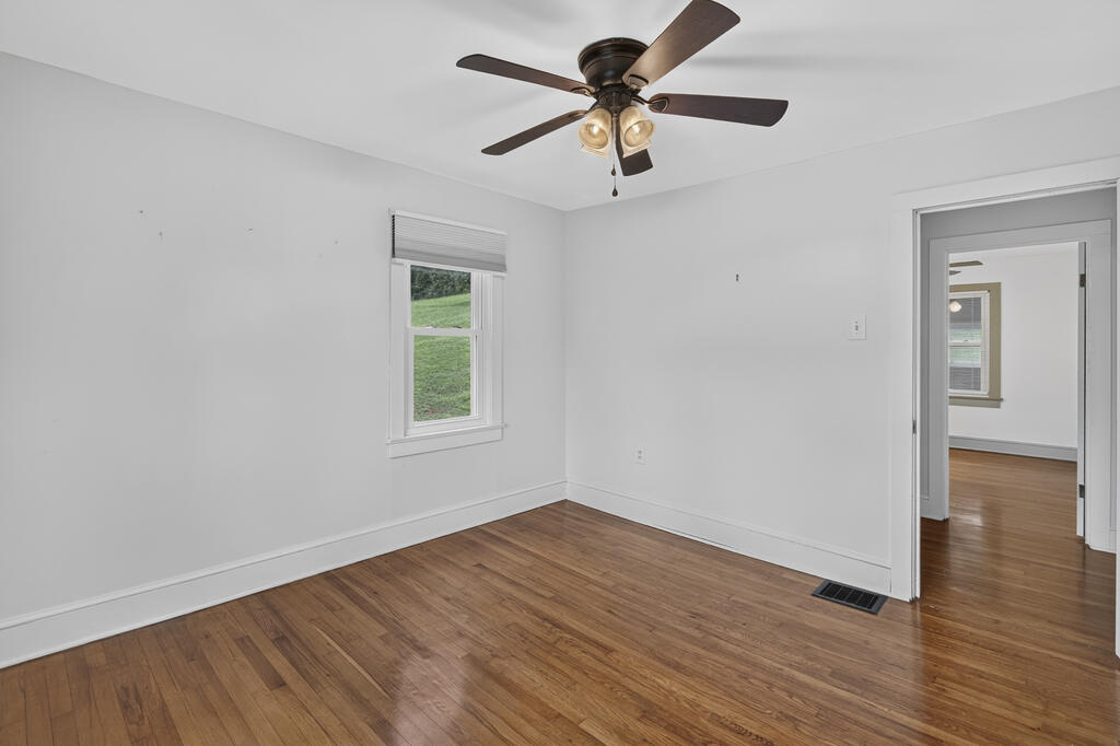 32002 Hollyfield Road Damascus, VA 24236 - Photo 21 of 27 Gallery Image 21