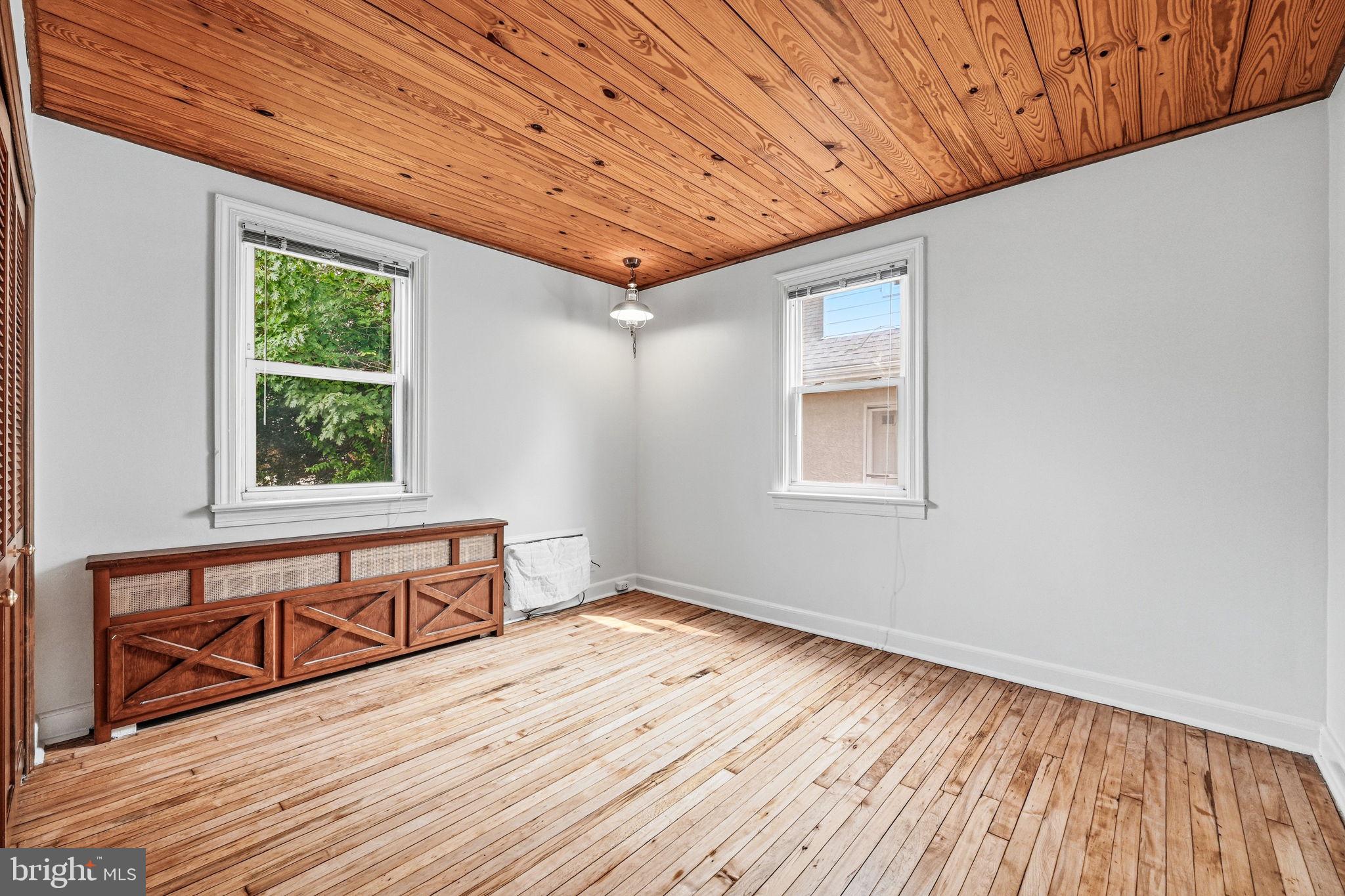 428 Prospect Road Springfield, PA 19064 - Photo 10 of 28 Bright, airy space with wooden accents.