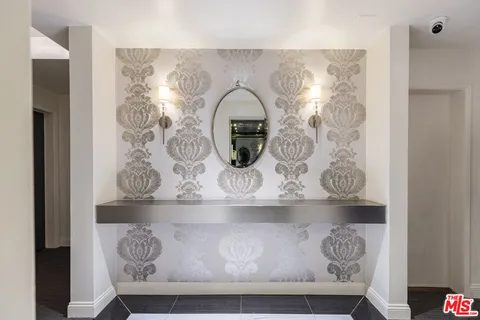 $1,395,000 | 121 South Palm Drive, Unit 401, Beverly Hills, CA 90212