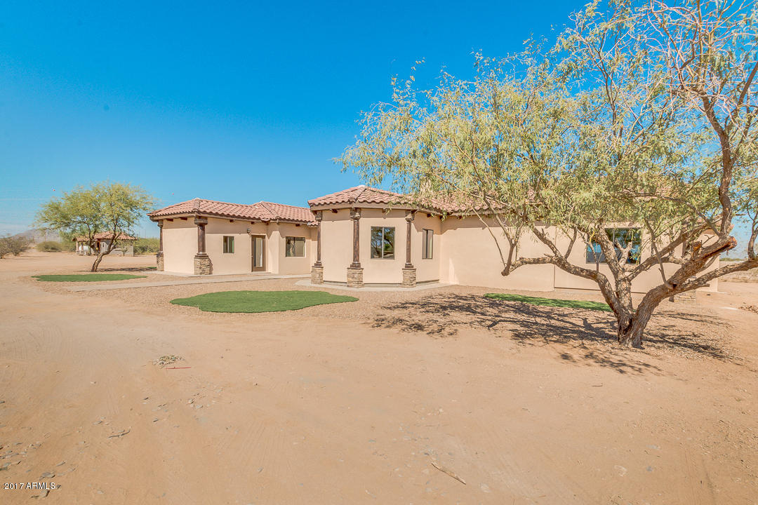 8103 North Warren Road, Unit B Maricopa, AZ 85139 - Photo 3 of 32 03-Warren