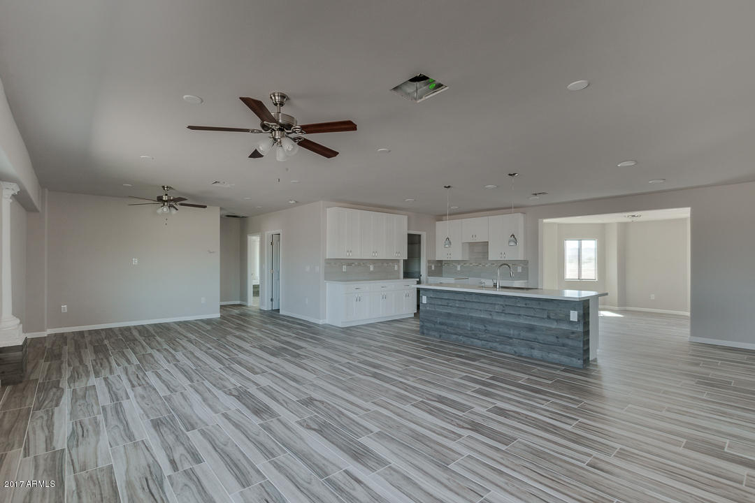 8103 North Warren Road, Unit B Maricopa, AZ 85139 - Photo 6 of 32 11-Warren
