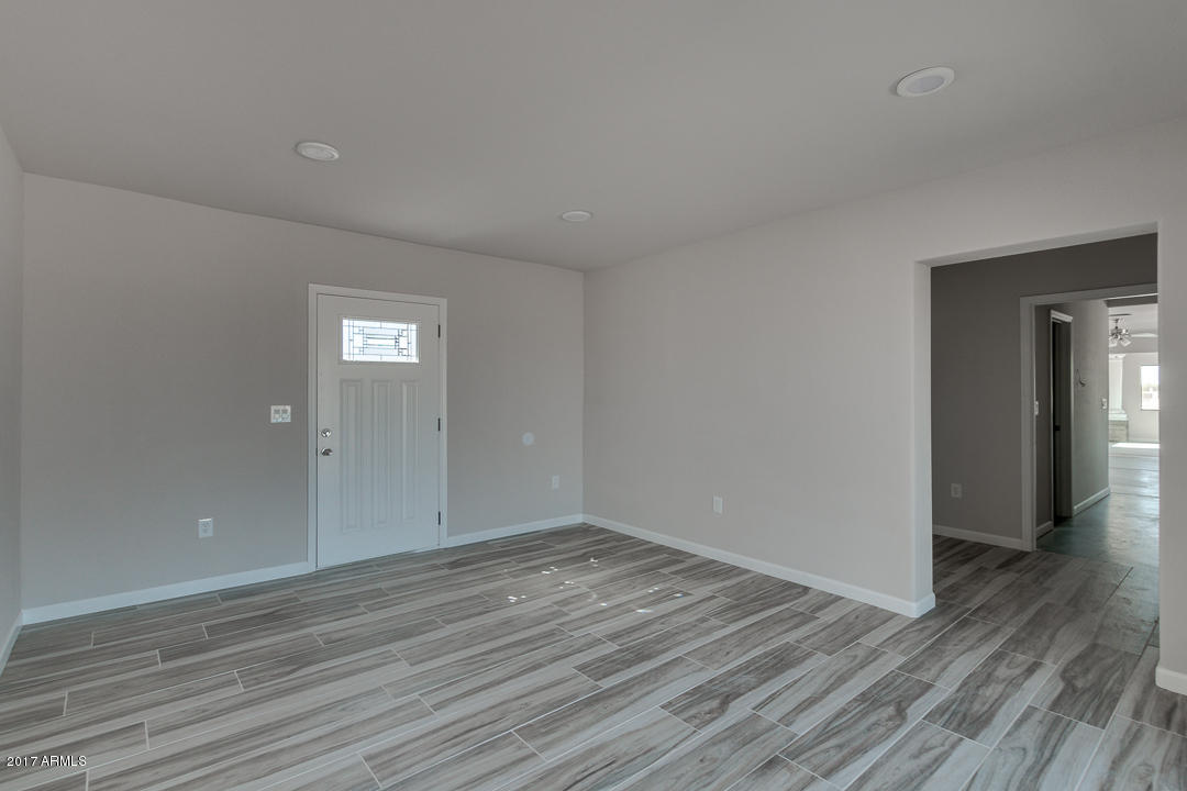 8103 North Warren Road, Unit B Maricopa, AZ 85139 - Photo 10 of 32 04-Warren
