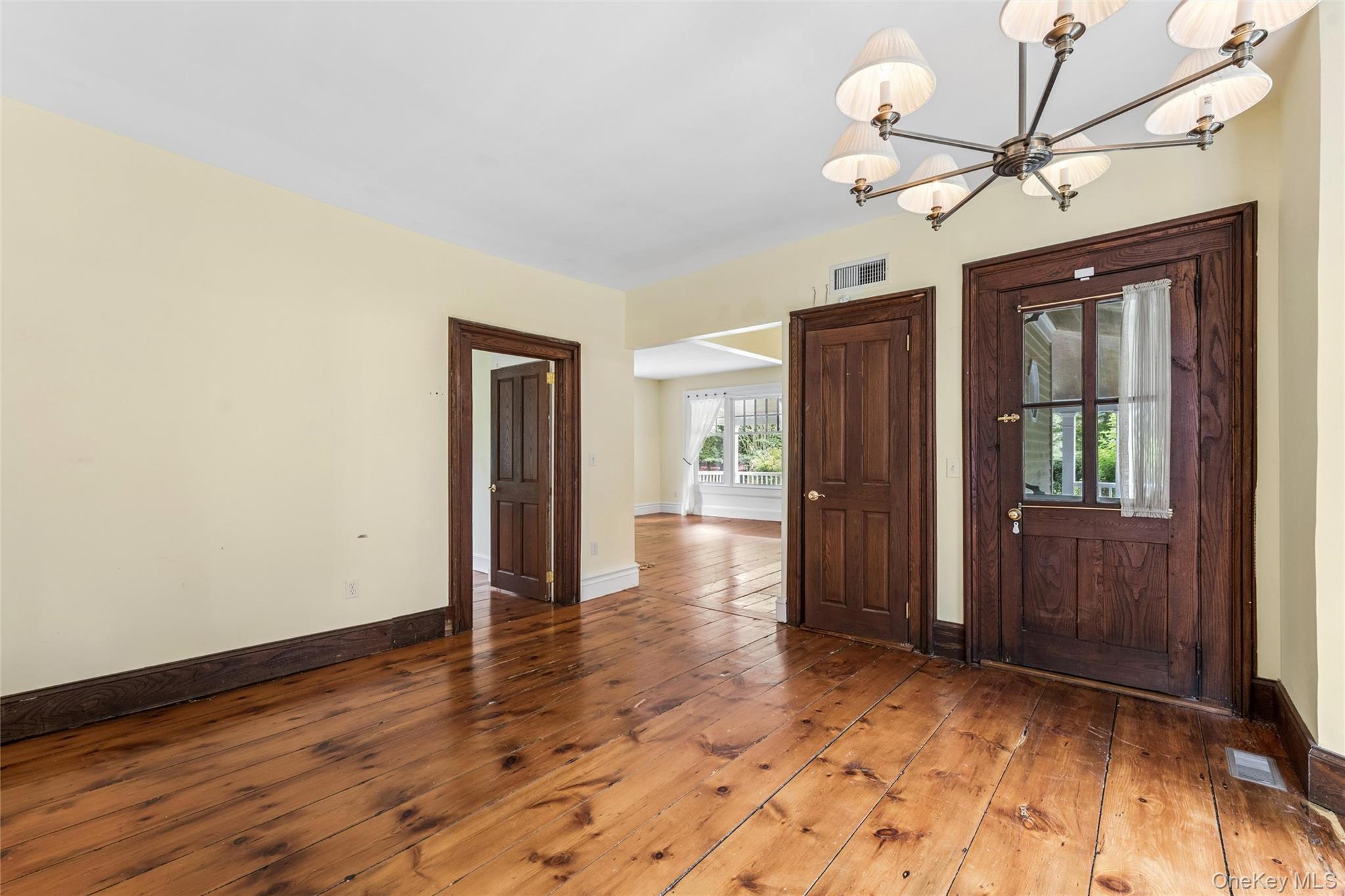 25105 Main Road Orient, NY 11957 - Photo 9 of 31 Gallery Image 9