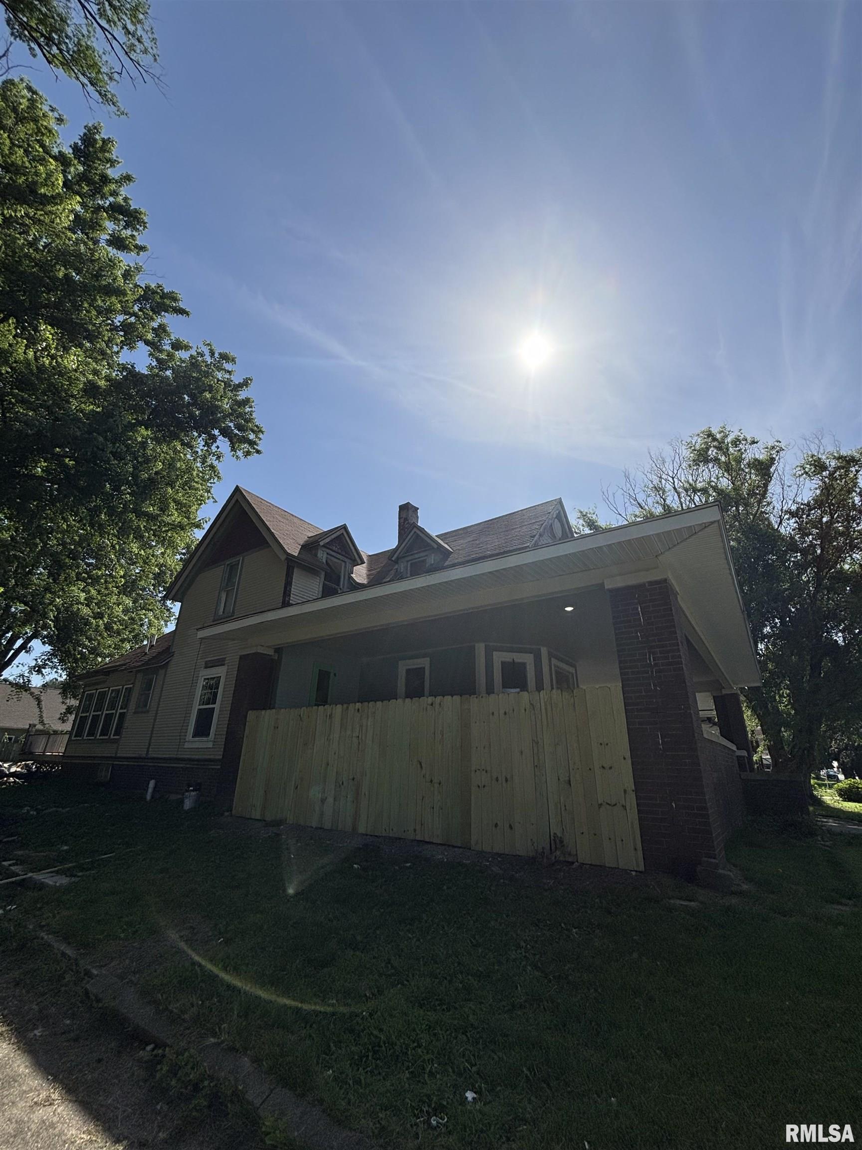 295 West Barnes Street Bushnell, IL 61422 - Photo 9 of 96