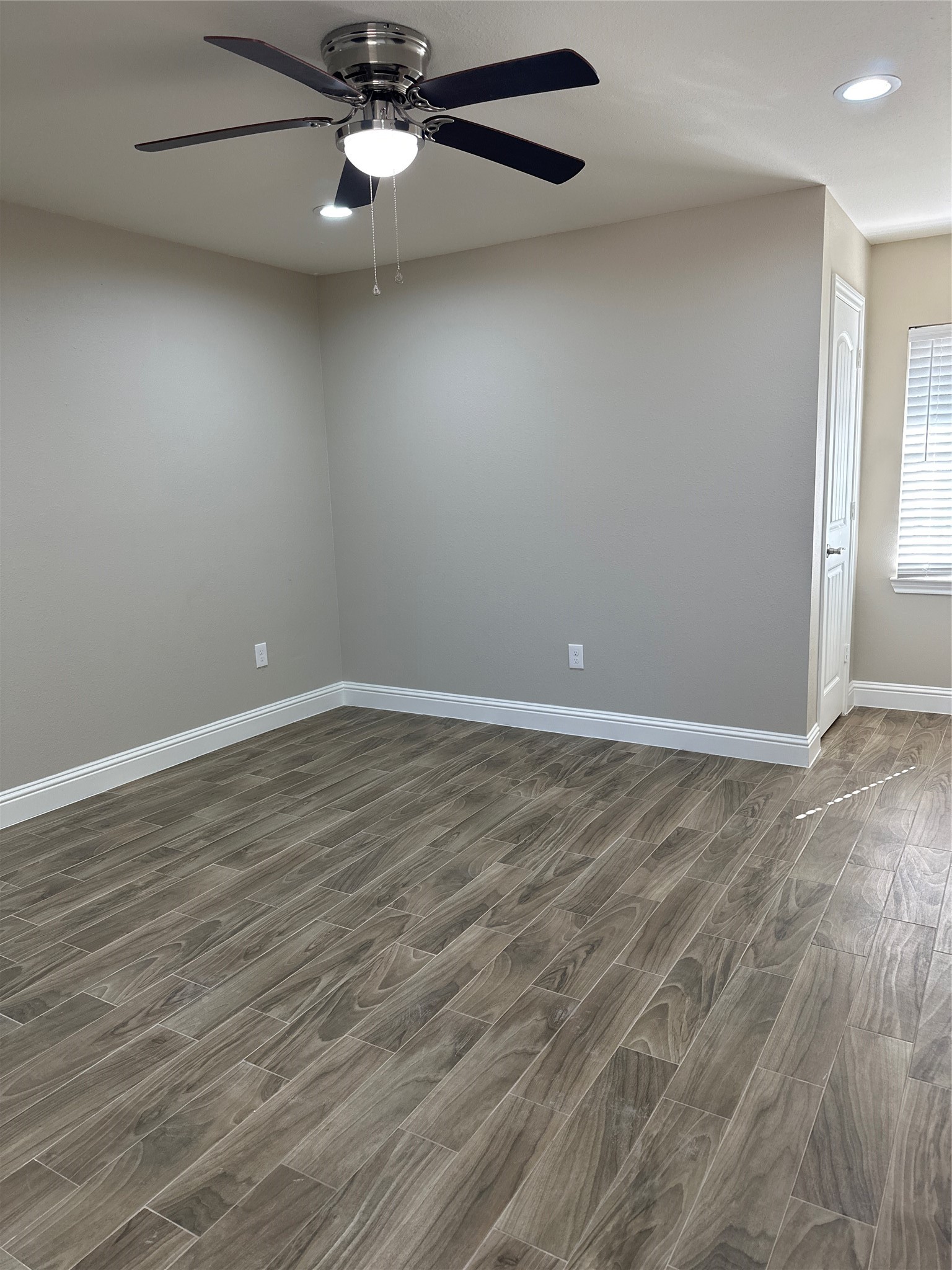 5420 Aldine Bender Road Houston, TX 77032 - Photo 4 of 17