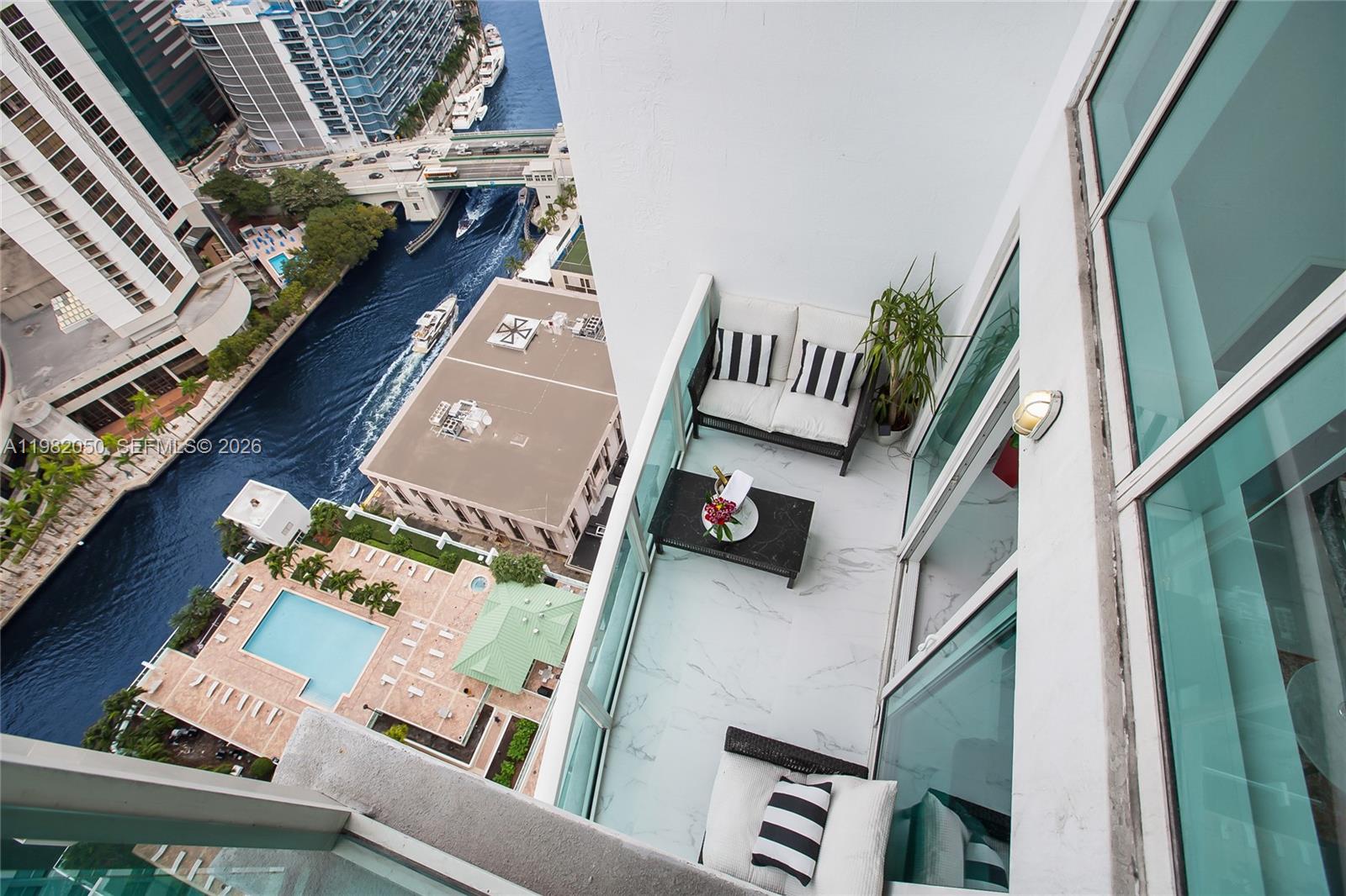 41 Southeast 5th Street, Unit 2109 Miami, FL 33131 - Photo 28 of 41