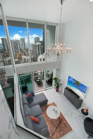 $4,750 | 41 Southeast 5th Street, Unit 2109, Miami, FL 33131