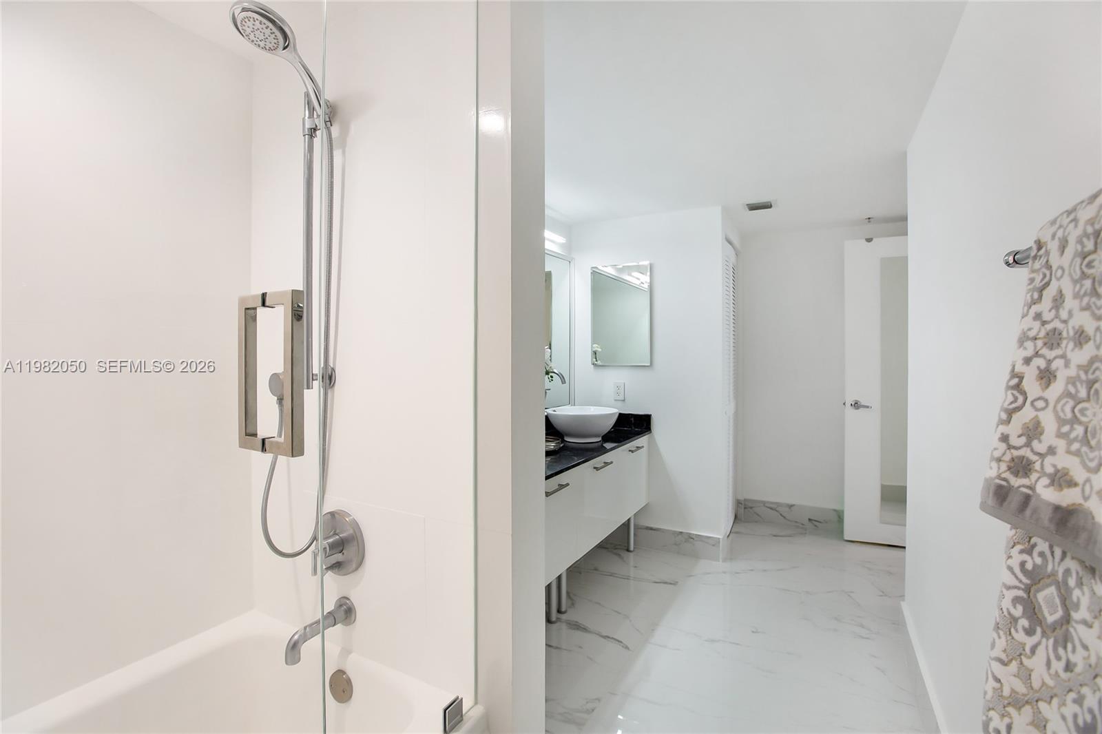 41 Southeast 5th Street, Unit 2109 Miami, FL 33131 - Photo 30 of 41