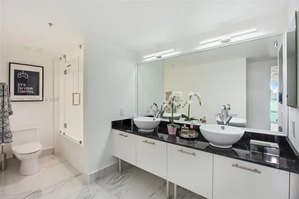 $4,750 | 41 Southeast 5th Street, Unit 2109, Miami, FL 33131