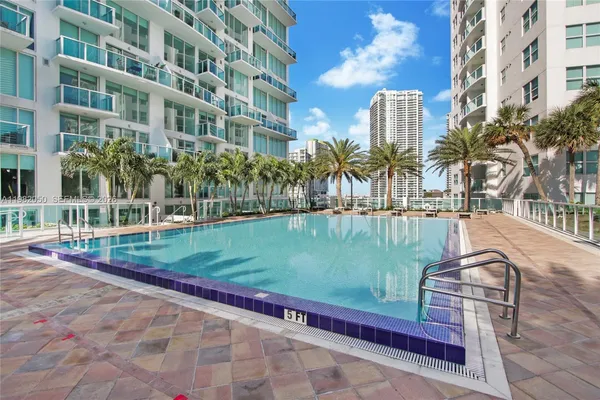 $4,750 | 41 Southeast 5th Street, Unit 2109, Miami, FL 33131
