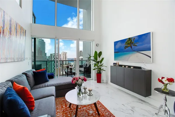 $4,750 | 41 Southeast 5th Street, Unit 2109, Miami, FL 33131