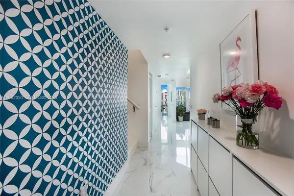 $4,750 | 41 Southeast 5th Street, Unit 2109, Miami, FL 33131