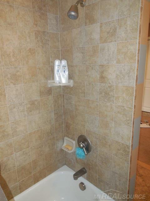 371 Hunters Ridge Ortonville, MI 48462 - Photo 34 of 53
