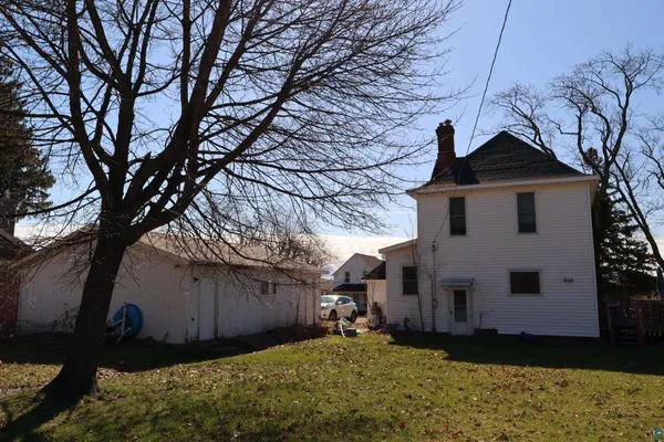 $184,900 | 111 West 3rd Street, Washburn, WI 54891