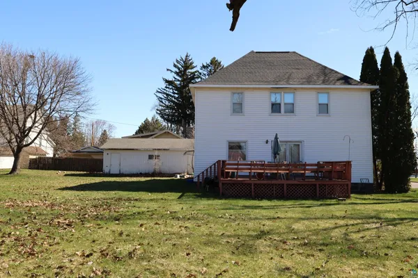 $184,900 | 111 West 3rd Street, Washburn, WI 54891