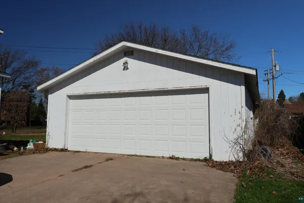 $184,900 | 111 West 3rd Street, Washburn, WI 54891