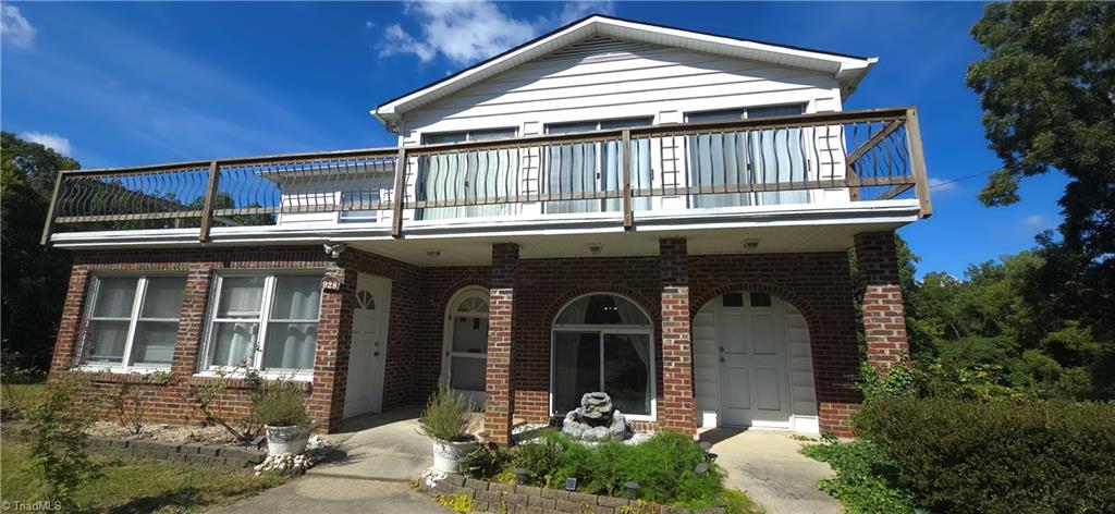 928 Marlboro Street High Point, NC 27260 - Photo 3 of 50