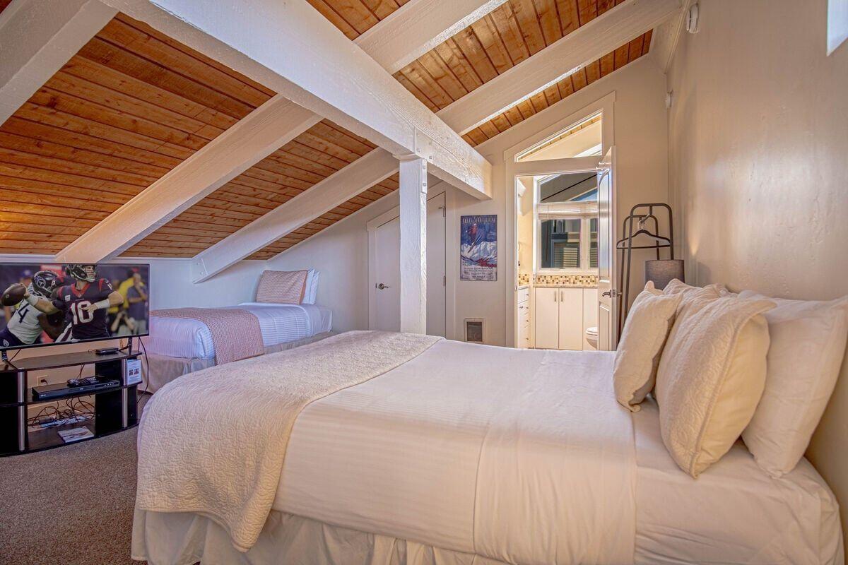 340 River Street West, Unit 140 Ketchum, ID 83340 - Photo 13 of 17 Loft Bedroom