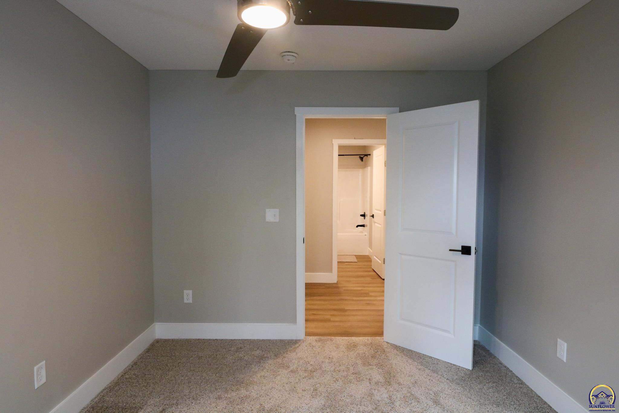 702 South 8th Street Burlington, KS 66839 - Photo 25 of 62