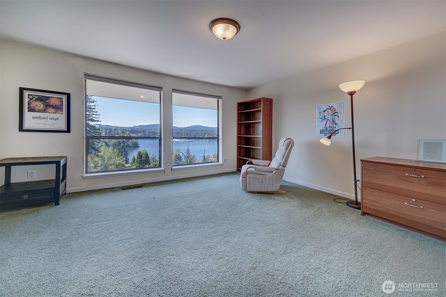 3142 Sahali Drive Bremerton, WA 98310 - Photo 14 of 23 an empty room with windows and ceiling fan