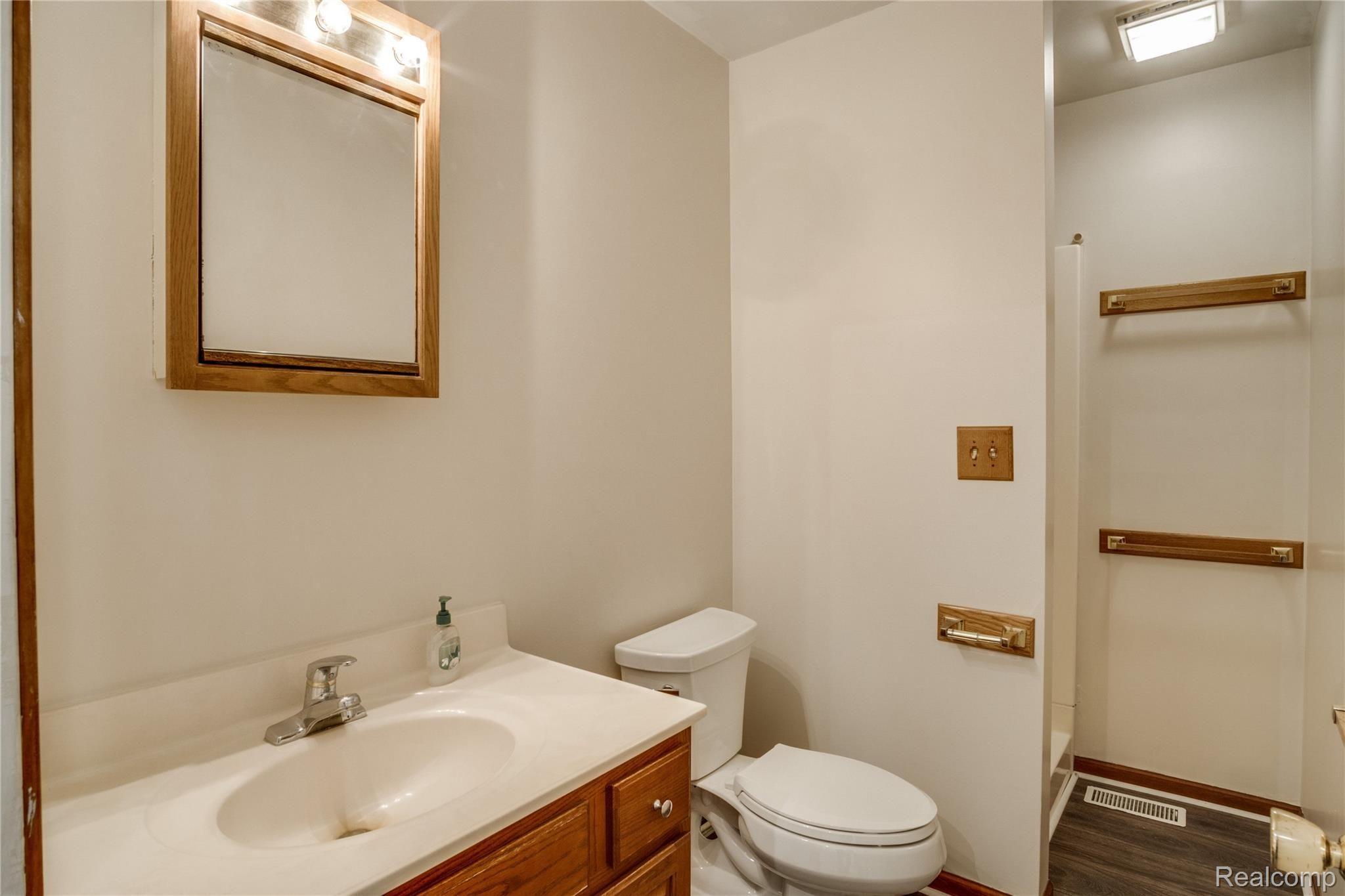 3217 Rolston Road Fenton, MI 48430 - Photo 11 of 30 Interiors (5 of 34).JPG