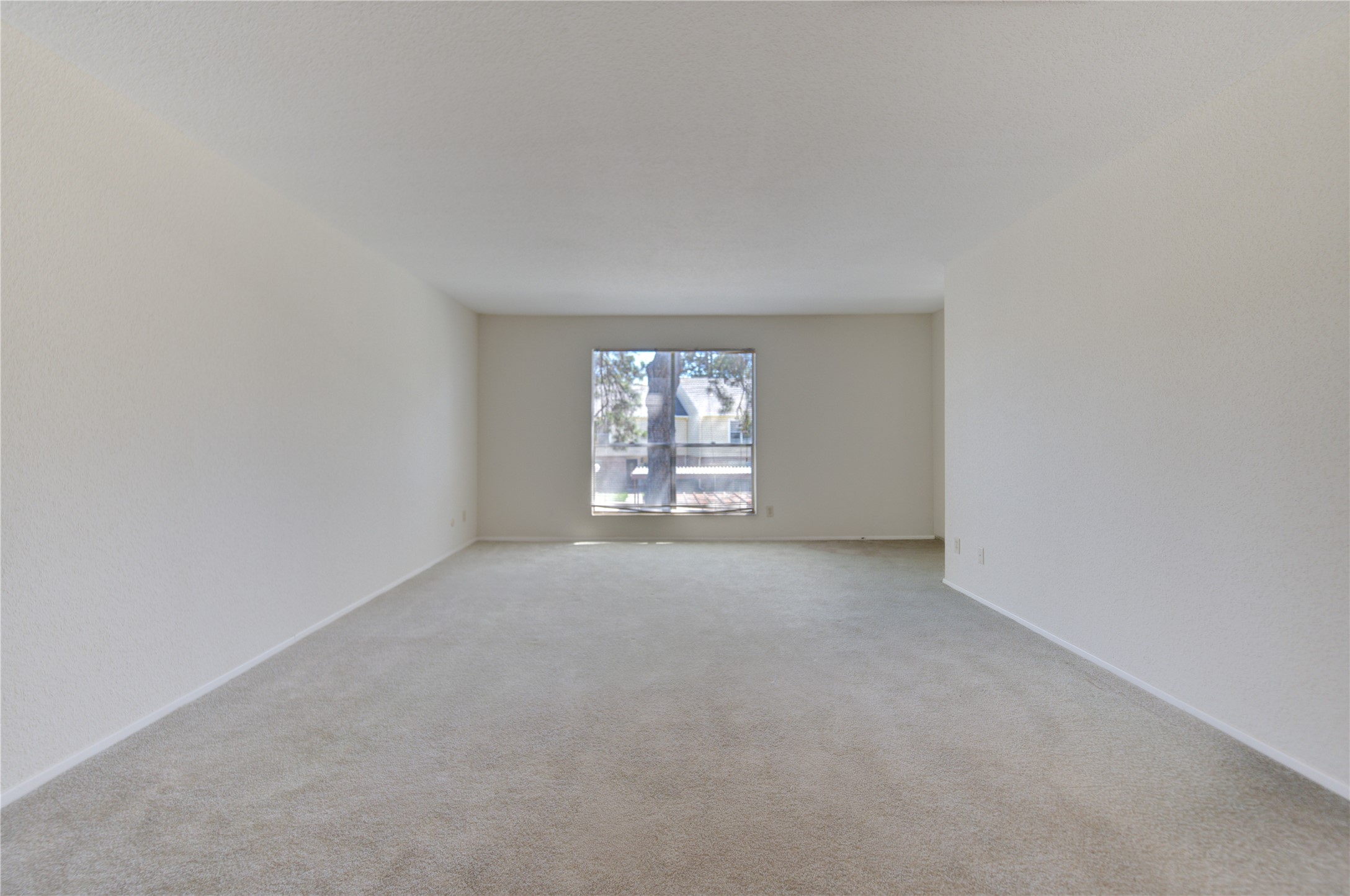 14515 Wunderlich Drive, Unit 1602 Houston, TX 77069 - Photo 9 of 36 Living Room