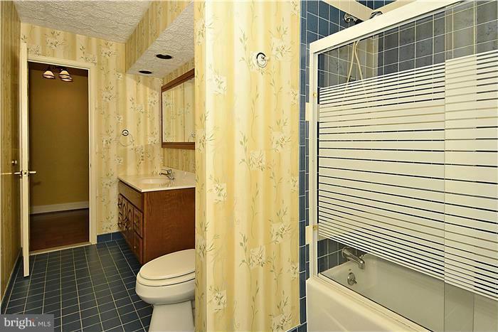 204 Estate Road Reisterstown, MD 21136 - Photo 12 of 30 Second Full Bath