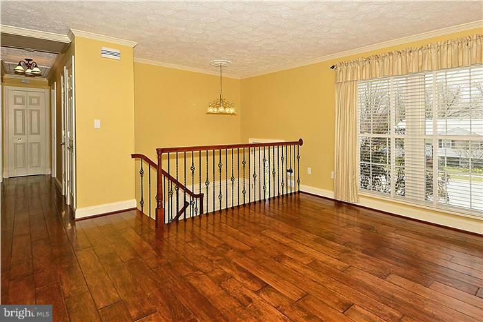 204 Estate Road Reisterstown, MD 21136 - Photo 3 of 30 Living Room