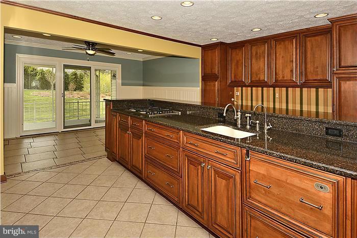 204 Estate Road Reisterstown, MD 21136 - Photo 6 of 30 Kitchen1