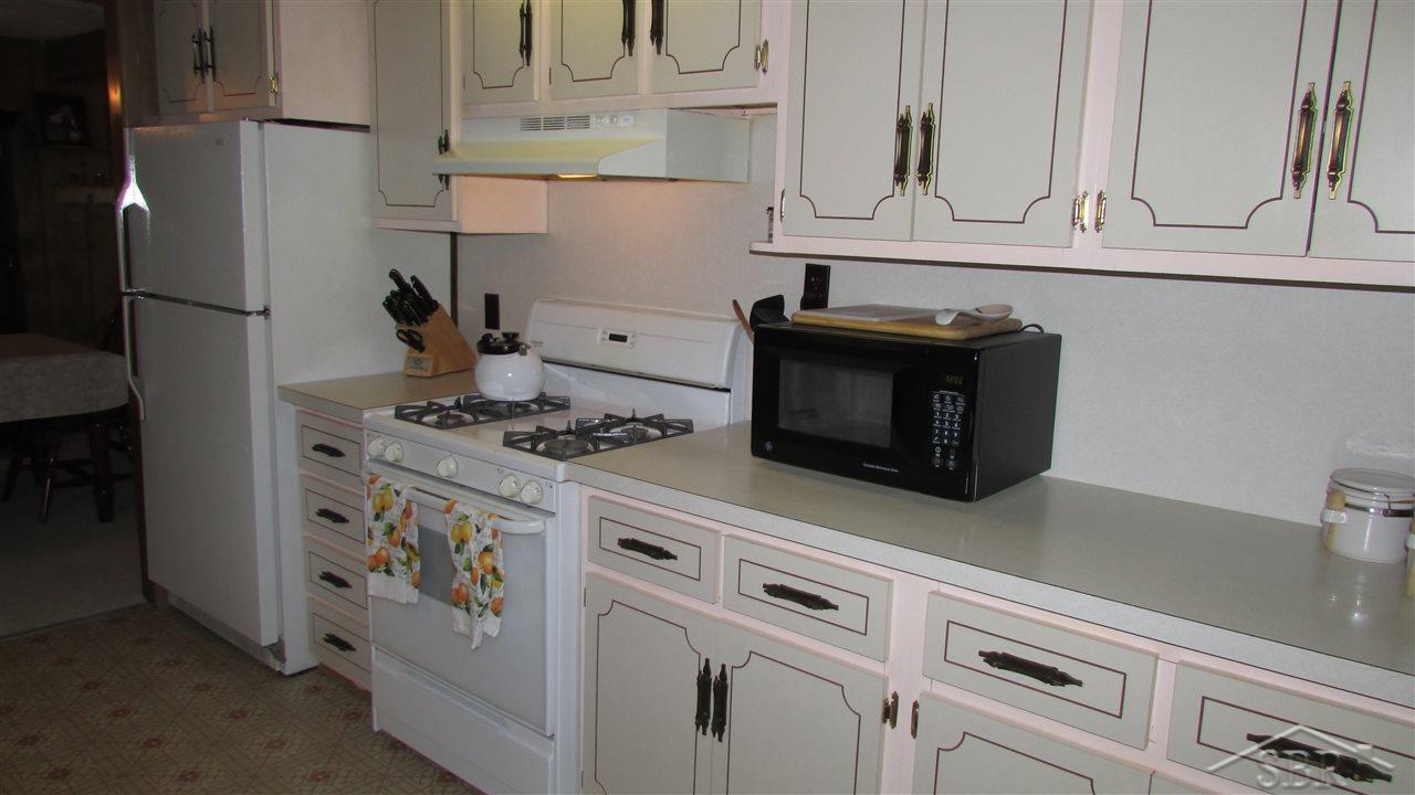 6247 McKinley Road Bridgeport, MI 48722 - Photo 9 of 27 31252057-8.JPG