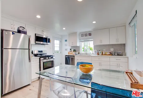 $3,150,000 | 403 Brooks Avenue, Venice, CA 90291