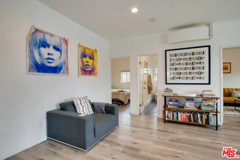$3,150,000 | 403 Brooks Avenue, Venice, CA 90291
