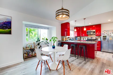 $3,150,000 | 403 Brooks Avenue, Venice, CA 90291