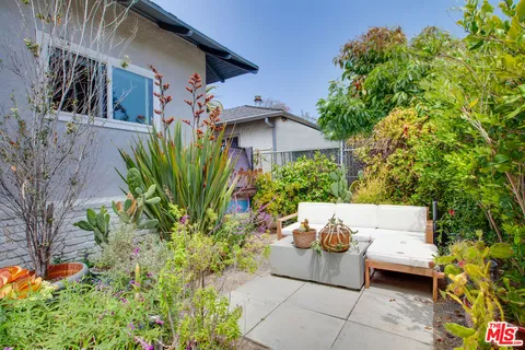 $3,150,000 | 403 Brooks Avenue, Venice, CA 90291