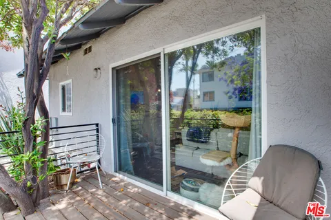 $3,150,000 | 403 Brooks Avenue, Venice, CA 90291