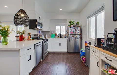 $3,150,000 | 403 Brooks Avenue, Venice, CA 90291