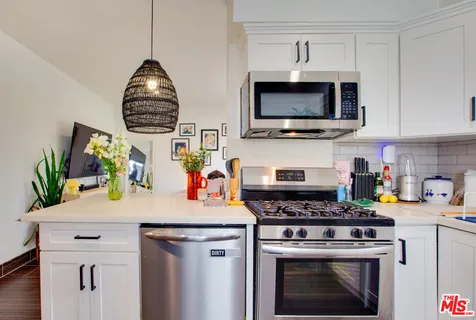 $3,150,000 | 403 Brooks Avenue, Venice, CA 90291