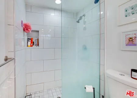 $3,150,000 | 403 Brooks Avenue, Venice, CA 90291