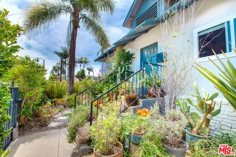 $3,150,000 | 403 Brooks Avenue, Venice, CA 90291