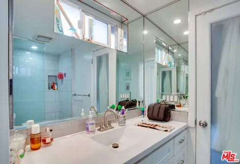 $3,150,000 | 403 Brooks Avenue, Venice, CA 90291