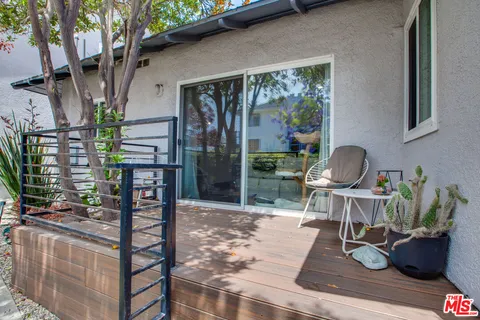 $3,150,000 | 403 Brooks Avenue, Venice, CA 90291