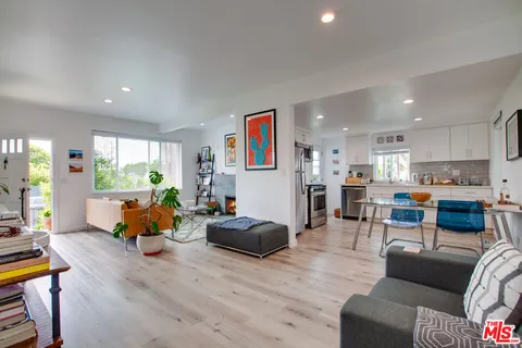 $3,150,000 | 403 Brooks Avenue, Venice, CA 90291