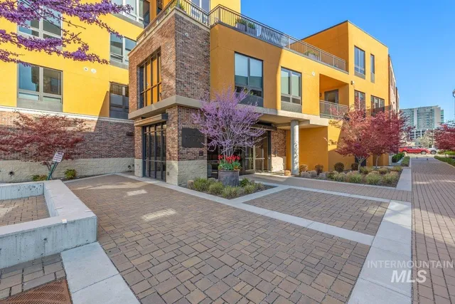 $588,500 | 880 West River Street, Unit 409, Boise, ID 83702