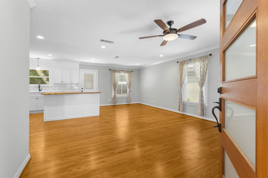 563 Hambrick Road Dallas, TX 75218 - Photo 15 of 36