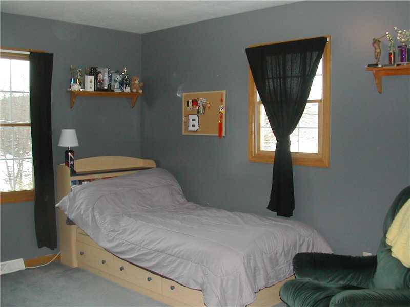 4327 Partell Street Butler, PA 16001 - Photo 13 of 22 Bedroom.