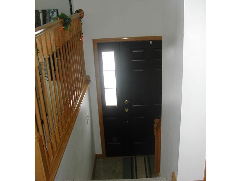 4327 Partell Street Butler, PA 16001 - Photo 16 of 22 Entry/Foyer.