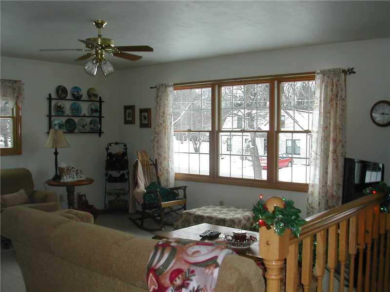 4327 Partell Street Butler, PA 16001 - Photo 7 of 22 Living Room.
