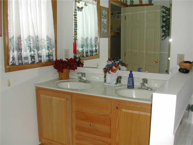 4327 Partell Street Butler, PA 16001 - Photo 10 of 22 Master Bath/Spa.