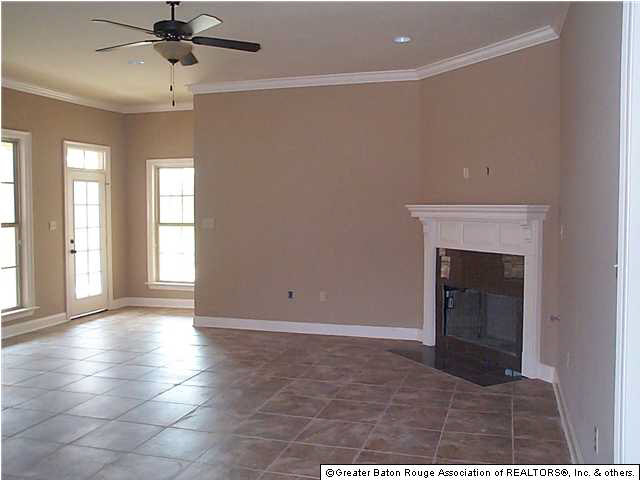 10716 Springtree Avenue Baton Rouge, LA 70810 - Photo 3 of 11 Gallery Image 3